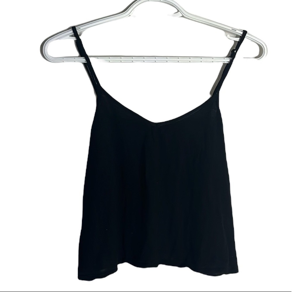 | KISMET | Black flowy crop